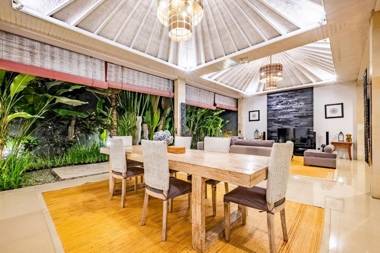 Central Seminyak Villa Martini