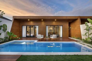 The Claremont Luxury Villas