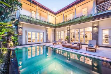 Villa Milano - Private 6 BDR Villa in Seminyak prime Location Pool & Garden