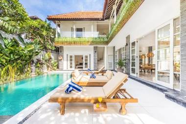 Villa Milano - Private 6 BDR Villa in Seminyak prime Location Pool & Garden