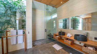 Villa Boya - Amazing 6 bedrooms villa in Central Berawa!!!