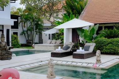 Villa Ayana Manis Luxe Colonial Villa2 PoolsCHSE