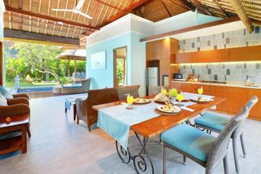 Beautiful 3BR Privat Pool Villa & Bathtub Seminyak