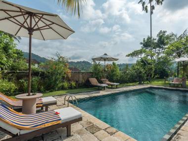 Puri Bagus Manggis Hotel