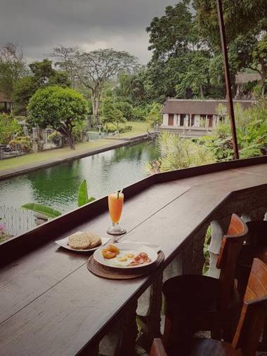 Tirta Ayu Hotel and Restaurant