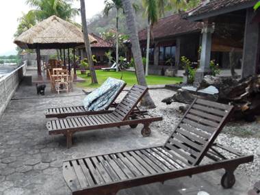 Temple Cafe and Seaside Cottages