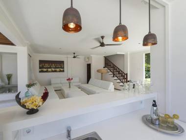 Villa Manis by Nakula