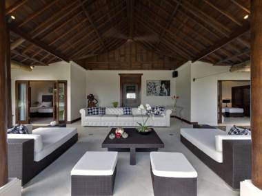 Villa Manis by Nakula