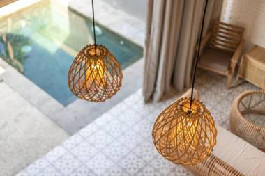 White Studio villa with private pool Canggu