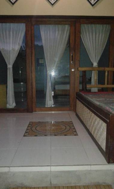 Kadek Homestay