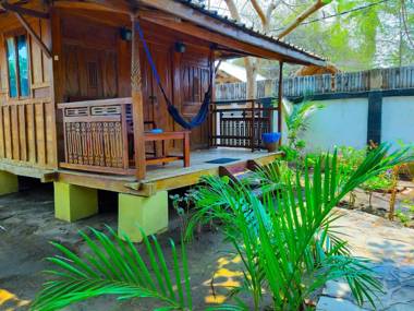 Zipp Bar Restaurant & Bungalows