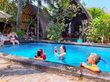 Zipp Bar Restaurant & Bungalows