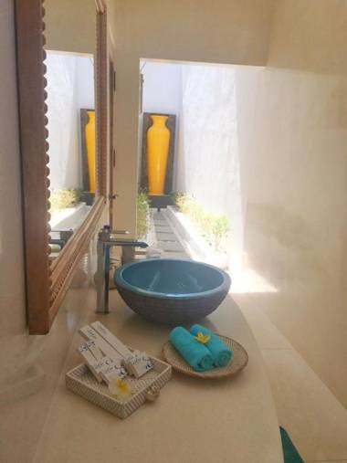 De'Coco Villa and Suites