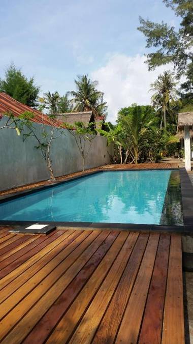 Star Bar and Bungalows