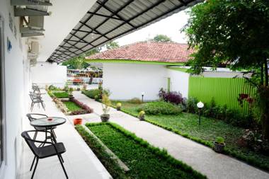 RedDoorz near Mataram University