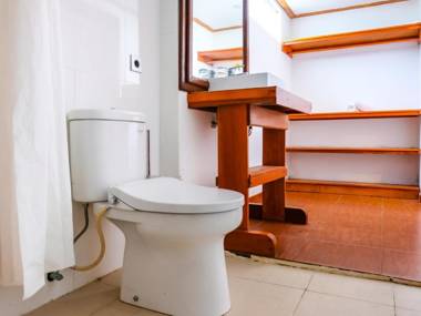 OYO 1099 Bandini Riverside Cottage