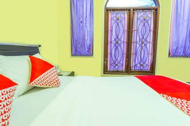 OYO 2848 Senaz Guesthouse