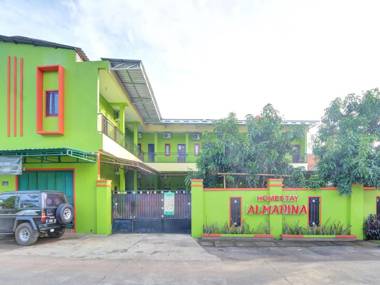 SPOT ON 90760 Homestay Al Madina Syariah