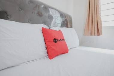 RedDoorz Syariah near Pahoman Stadium Lampung