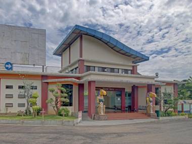 OYO 89997 Hotel Bumi Kedaton Waterpark