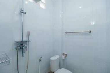RedDoorz Plus Syariah @ Lotus Hotel Bojonegoro