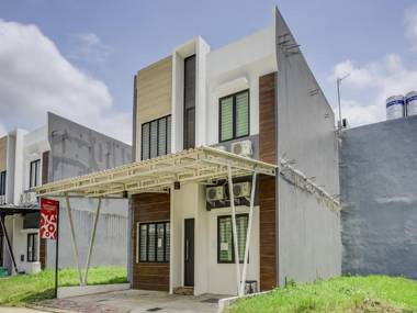 OYO 90940 Guesthouse Colombus G12