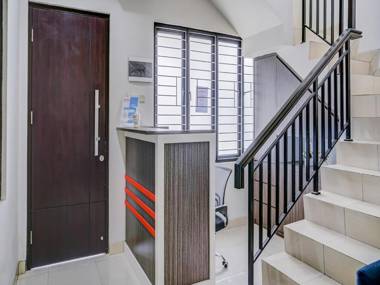 OYO 90940 Guesthouse Colombus G12