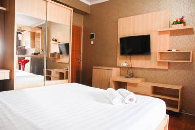 Comfy Studio Kemang View Apartment By Travelio