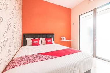 Vaccinated Staff - OYO 1742 Safa Alya