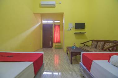 RedDoorz Syariah near Grand Kota Bintang