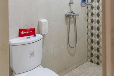 RedDoorz Plus near Tambun Station