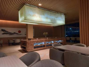 Louis Kienne Chadstone Cikarang