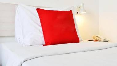 Apartemen Patraland Urbano by RR Rooms