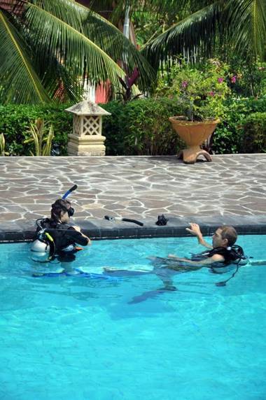 Puri Bunga Beach Cottages