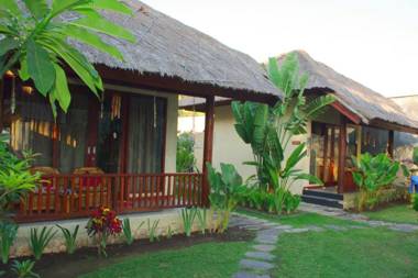 Jo Je Bungalows and Beach Bar