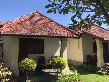 Puri Rinjani Bungalows