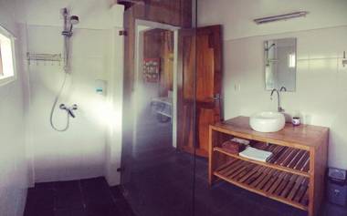 Pondok Anggrek Putih