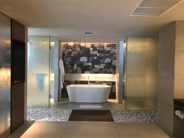 Katamaran Hotel & Resort