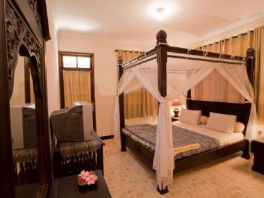 Batu Bolong Cottages