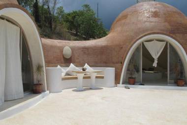 Mentigi Bay Dome Villa Lombok