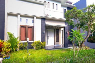 OYO 2284 Grand Villa Meninting