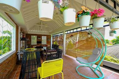 OYO 2499 Penginapan Ratu Emas