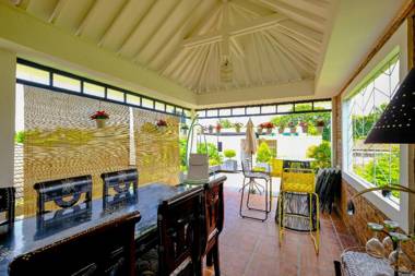 OYO 2499 Penginapan Ratu Emas