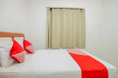 OYO 1395 Carita Asri Villas & Resort