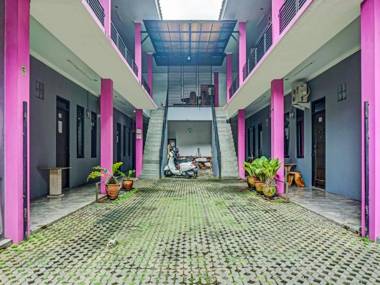 OYO 90187 Puri Allisa Syariah