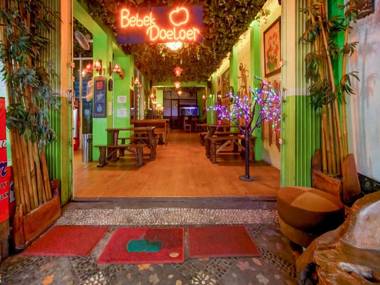 OYO Life 3103 Opo Homestay & Kost