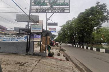 RedDoorz At Pahlawan Street