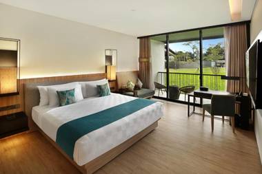 Royal Tulip Gunung Geulis Resort and Golf