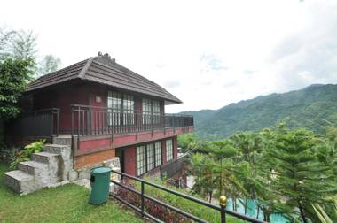 EdensoR Hills Villa Resort & Café Sharia