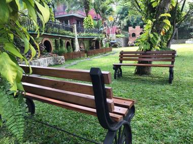 EdensoR Hills Villa Resort & Café Sharia